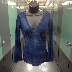 BLUE PEASANT STYLE BLOUSE W LACES AND SLEEVE SZ M